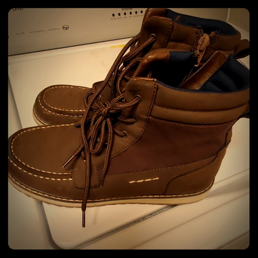 Boys boots